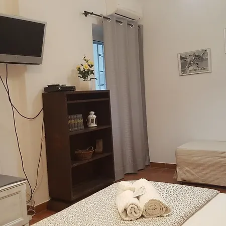 לינה וארוחת בוקר Germana House *