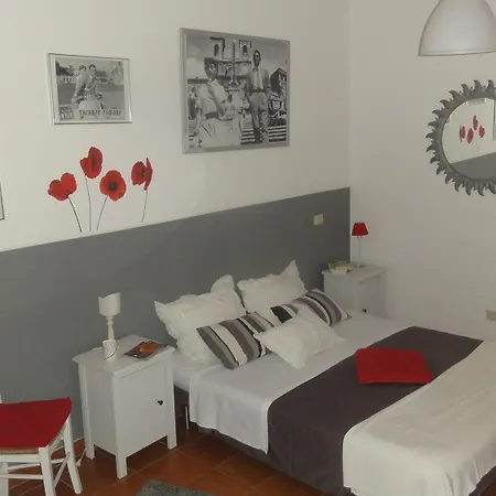 לינה וארוחת בוקר Germana House *